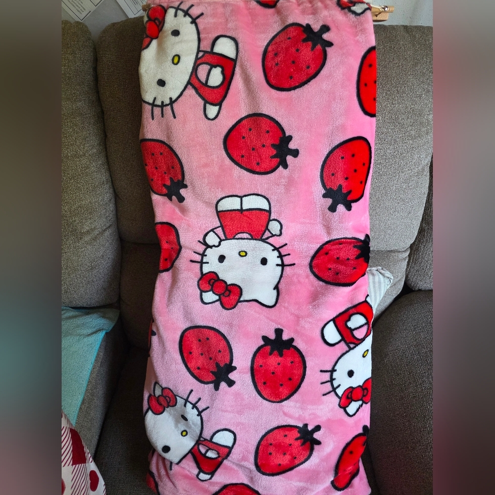 Hello Kitty  Strawberry Plush Throw